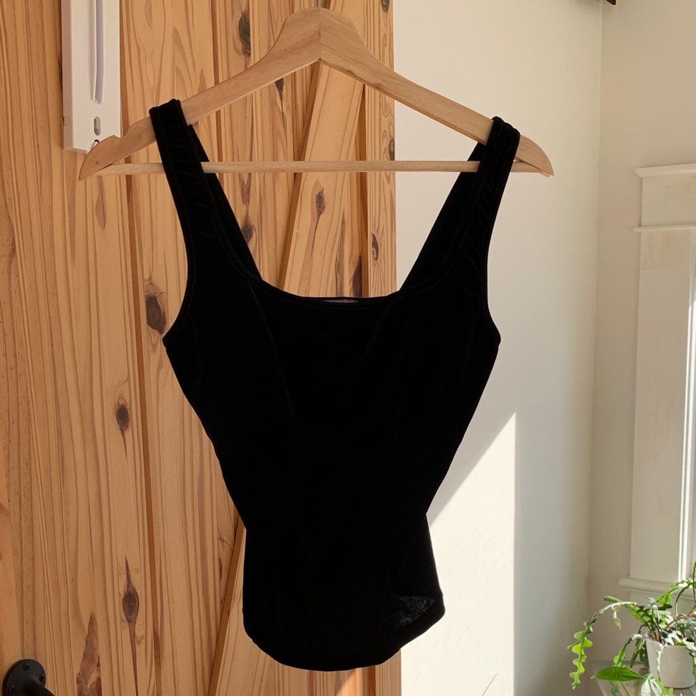 Papillon Blanc Black Velvet Tank Top